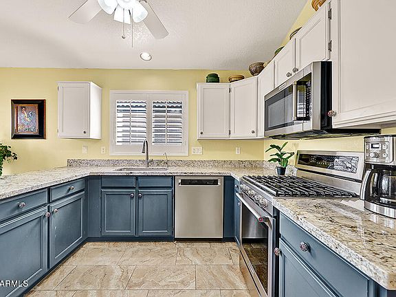 2nd image of 10867 W Beaubien Dr