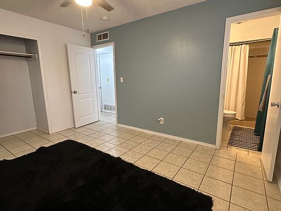 3rd image of 10217 Dunbarton Dr