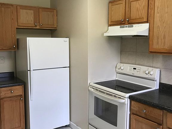 2nd image of 1806 N Green Ln S APT 2A