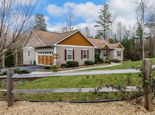 120 Cherry Birch Ln, Saluda, NC 28773