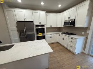 7 Monmouth St #2, Boston, MA 02128