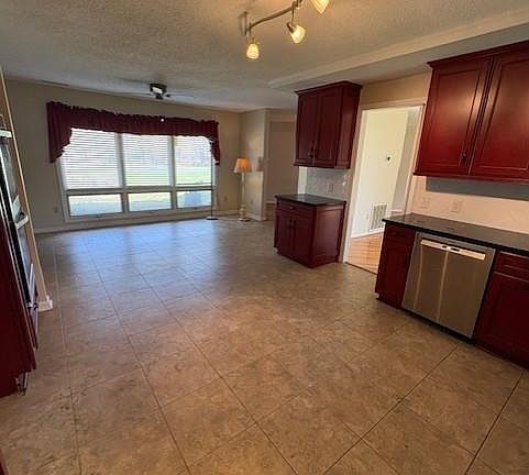 5th image of 9516 Westmoreland Rd