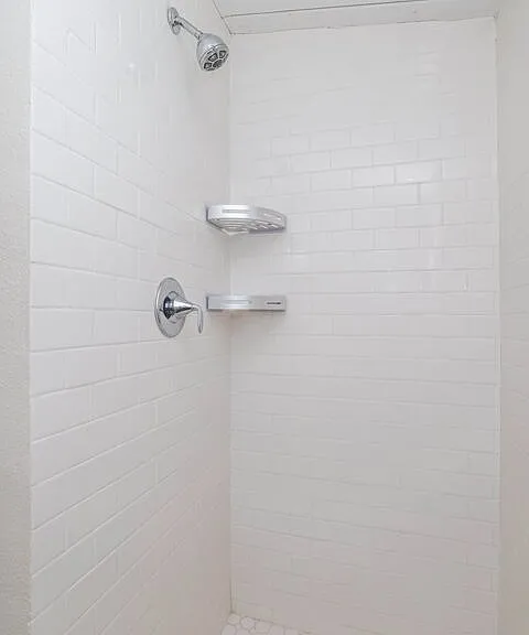 8876 Wonderland Ave — Photo 26