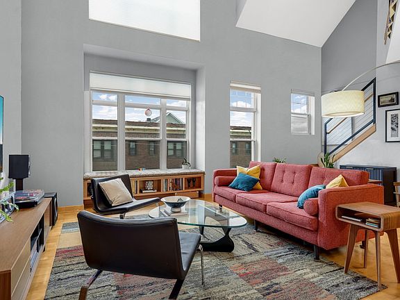 5th image of 308 18th St E #303