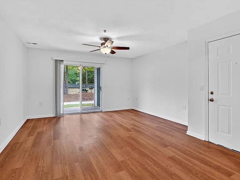 Acorn Grove Apartment Homes — Photo 35