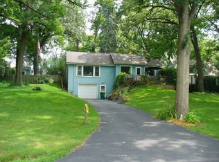 1105 Lincoln Ave, Fox River Grove, IL 60021