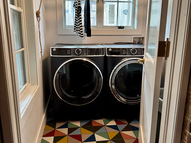 164 Hall St #1 — Photo 10