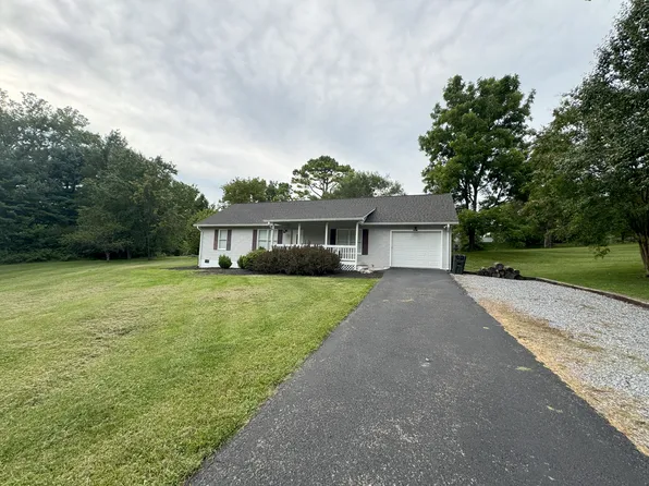 46 Housman St, Fincastle, VA 24090