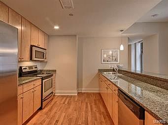 5th image of 314 N Broadway Ave #904