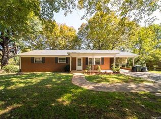 248 Shumaker Dr, Statesville, NC 28625