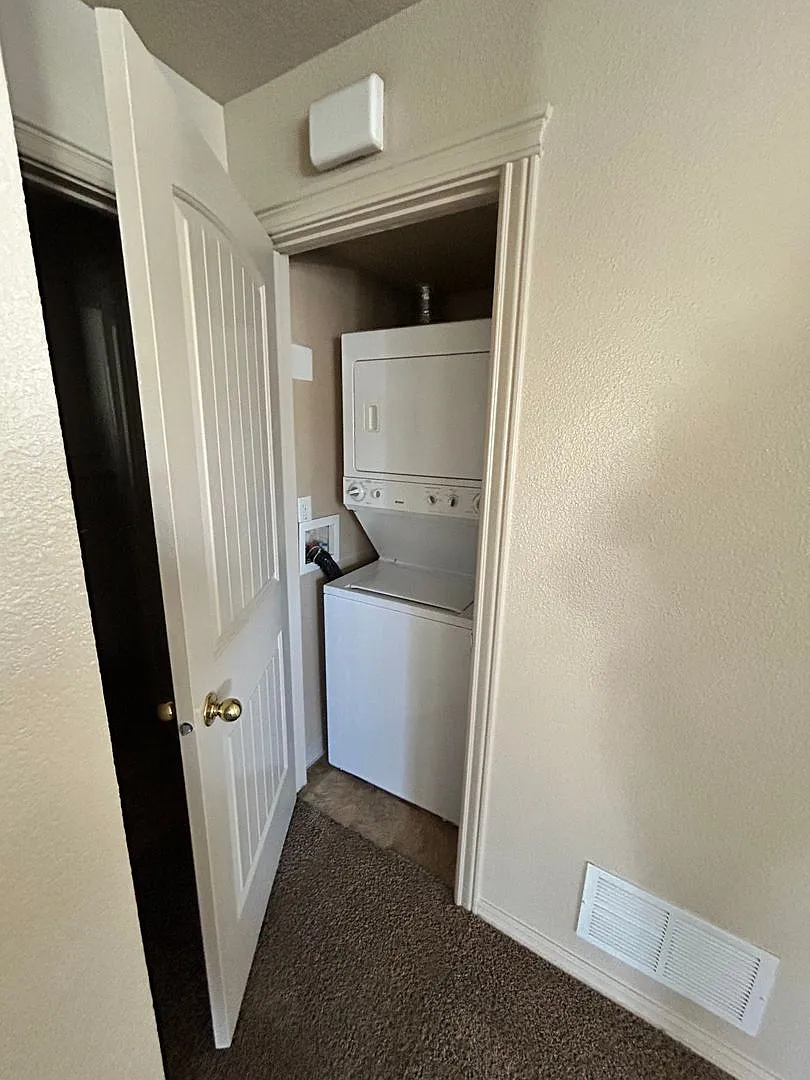 410 - Locust BNB — Photo 4