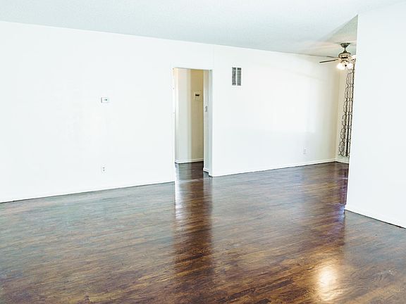 2nd image of 849 S Plymouth Blvd #1