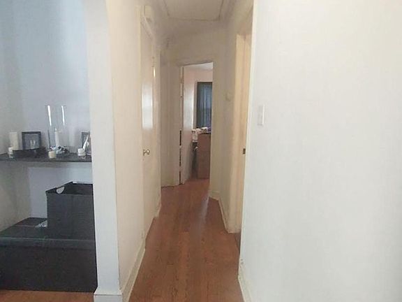 3rd image of 837 Newkirk Dr