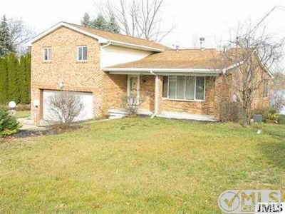 10870 Emerald Dr, Cement City, MI, 49233