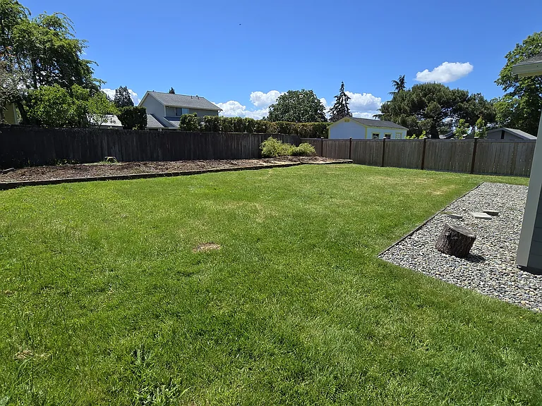 702 Montgomery St — Photo 6