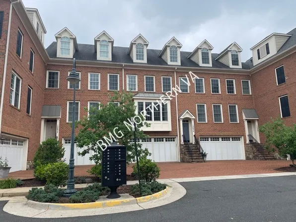10679 Yorktown Ct, Fairfax, VA 22030