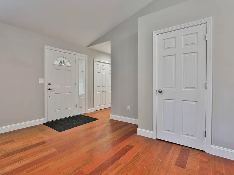 80 Guys Ln — Photo 1