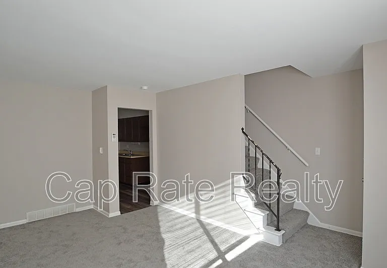 393 Barnett Rd — Photo 3