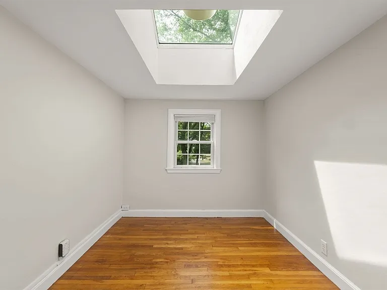 42 Elinor Rd — Photo 14