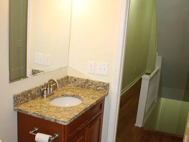 1466 Indianola Ave — Photo 20