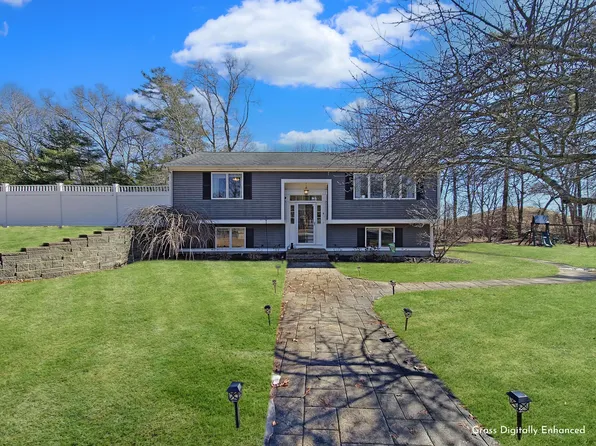 6 Holmes Street, Carver, MA 02330