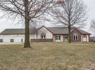 14975 NW Skyview Ave, Smithville, MO 64089