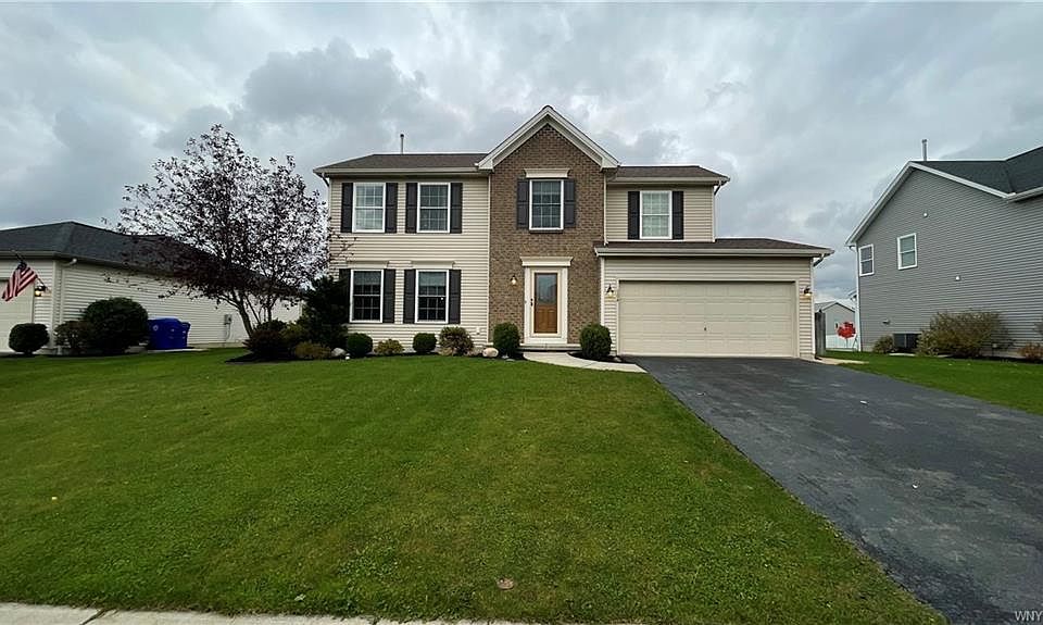 1st image of 104 Chancellor Ln
