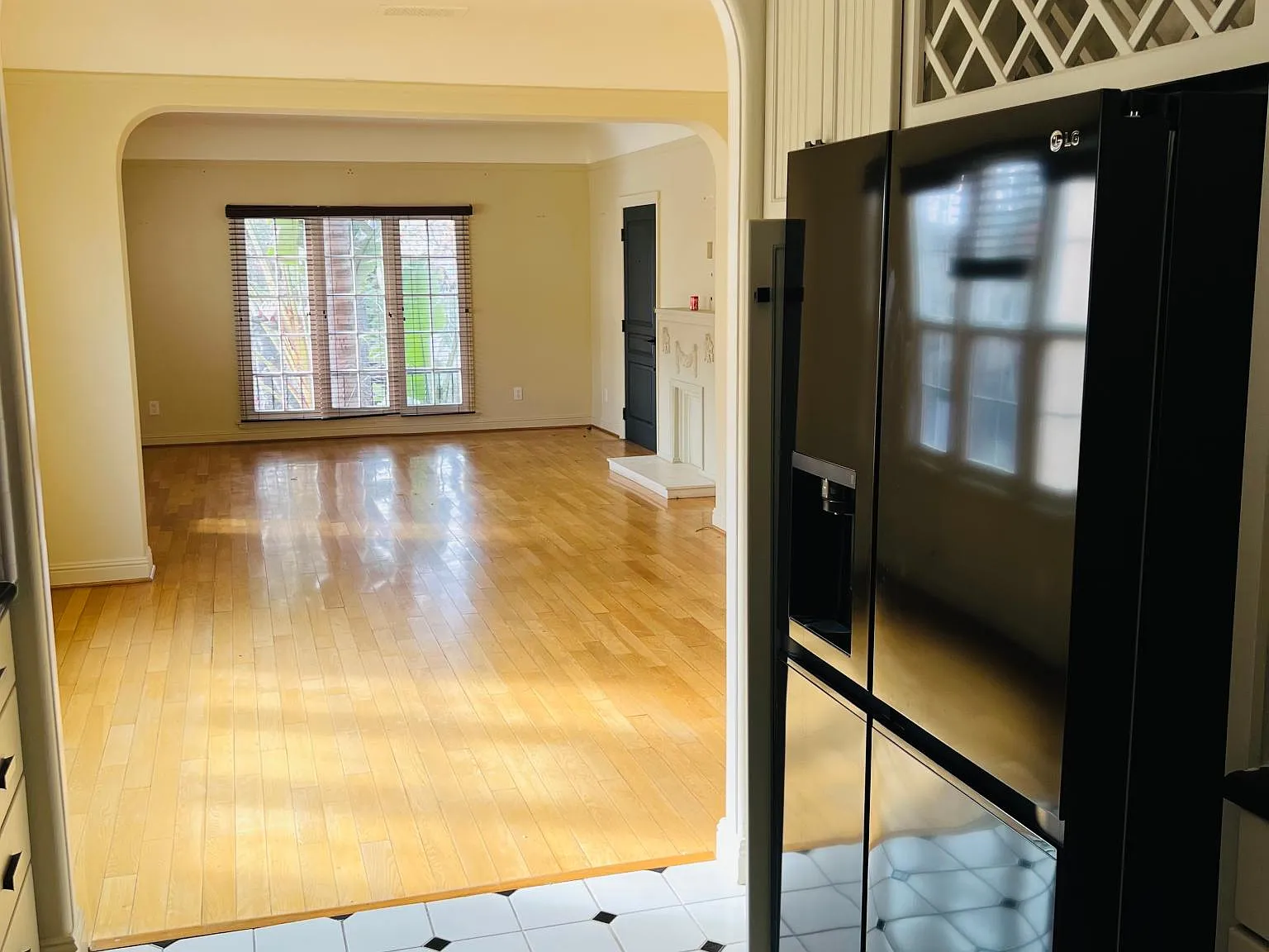 2 bed, 1100 sqft, $4,100 — Photo 4