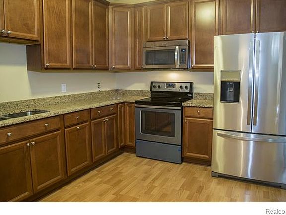 3rd image of 30677 Vine Ct #1