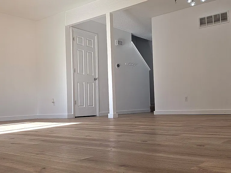 11260 College Ave — Photo 32