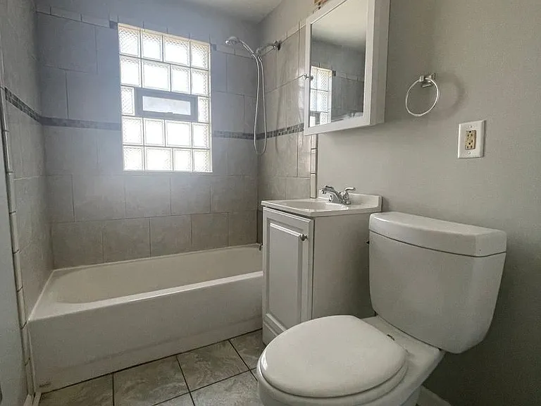 1565 Wentworth Ave — Photo 7