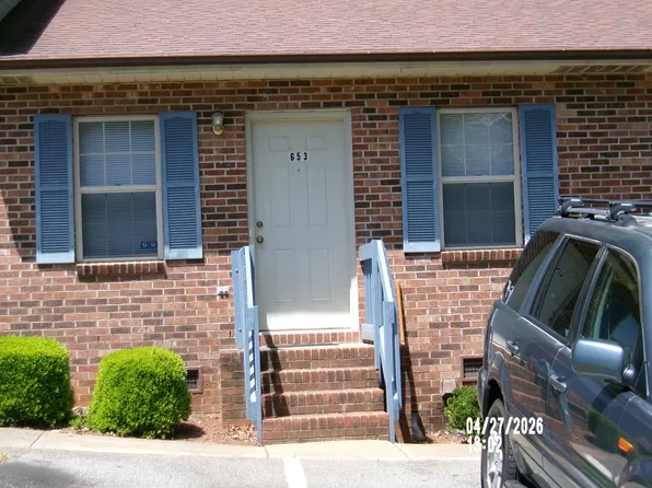 653 9th Ave NE #653, Hickory, NC 28601
