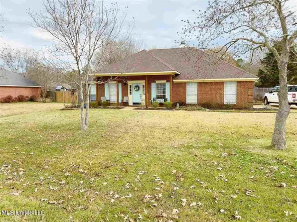 107 Holmar Dr, Brandon, MS 39047