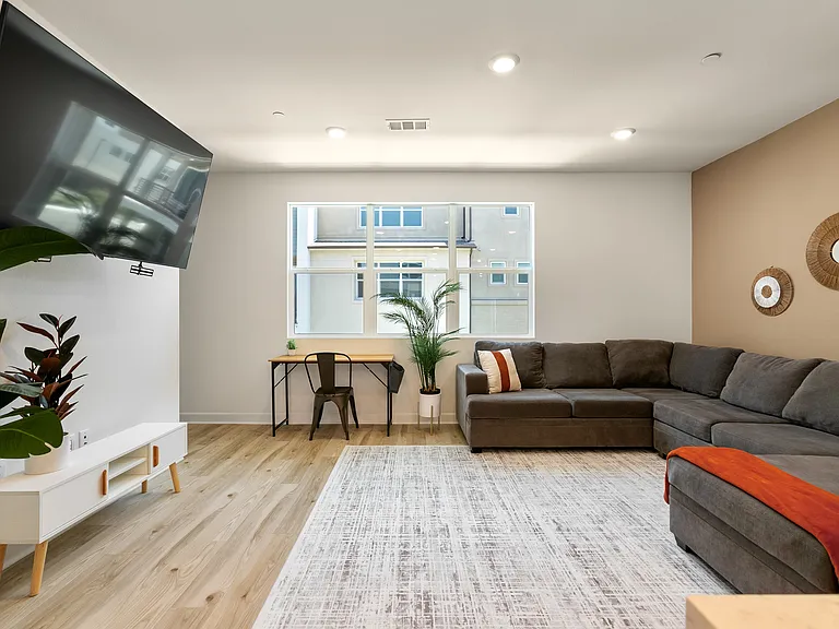 777 Abby Dr #2 — Photo 3