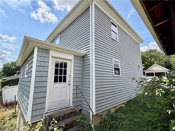 4th image of 1008 Camden Ave
