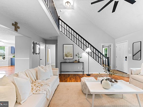 4th image of 909 Chesney Ln