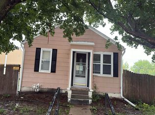 218 N Iowa Ave, York, NE 68467