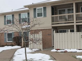 19272 Northridge Dr #71, Northville, MI 48167