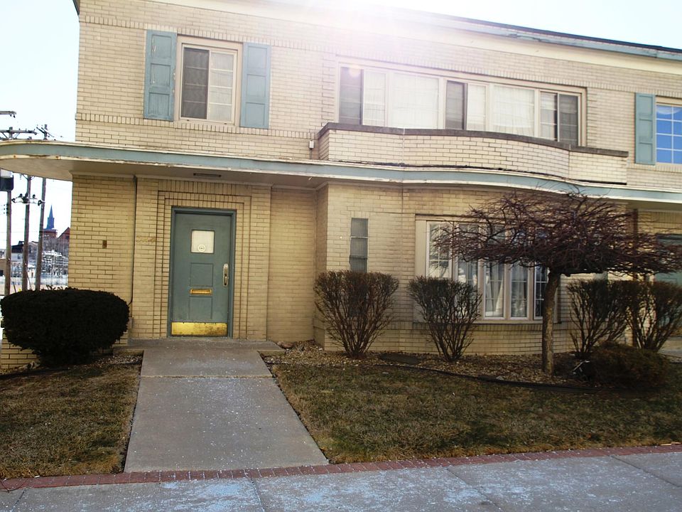 324 S Washington