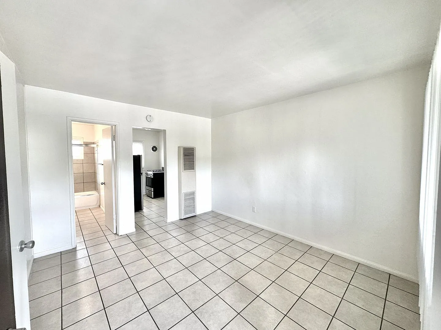 1612 Sunset Cliffs Blvd — Photo 3