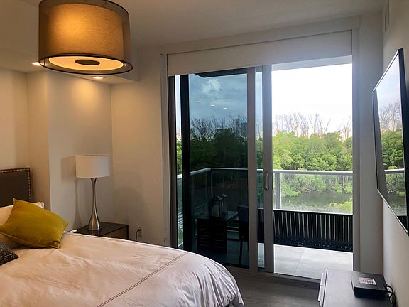 5th image of 16385 Biscayne Blvd Unit 518