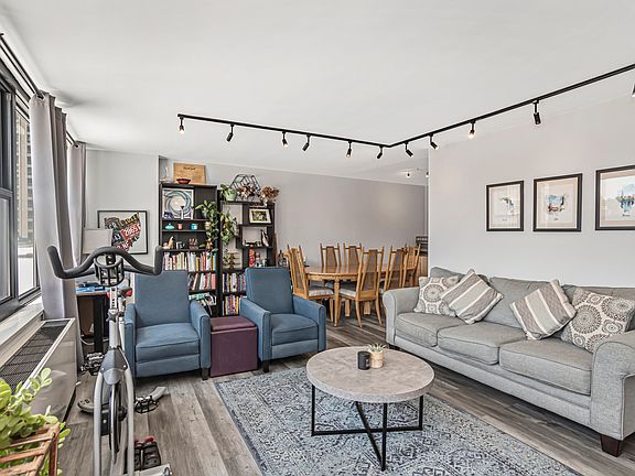 5th image of 3430 N Lake Shore Dr APT 3N