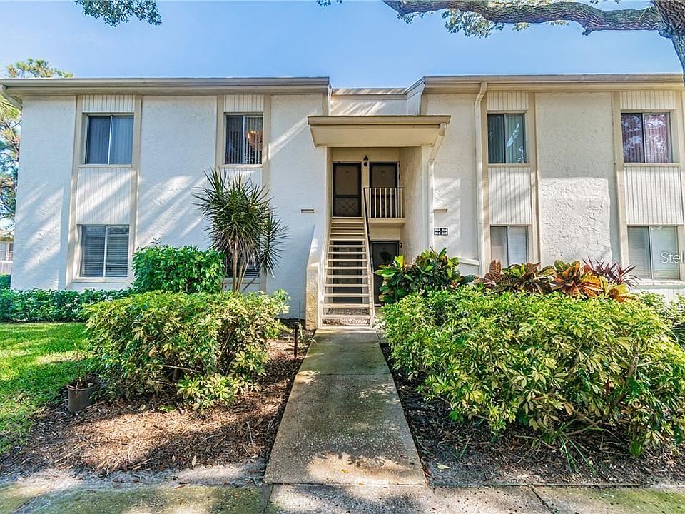 1st image of 202 Cypress Ct #202