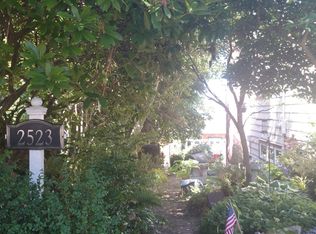 2523 29th Ave W, Seattle, WA 98199