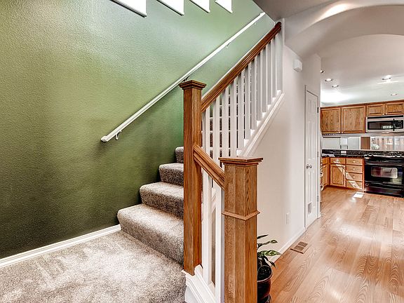 3rd image of 907 SE Portlandia Ave
