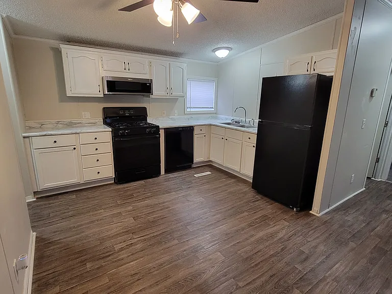 Woodland Estates (MI) — Photo 21