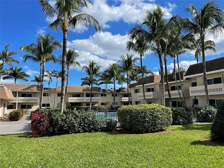 14500 SW 88th Ave #151 — Photo 1