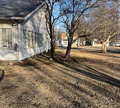 3rd image of 325 Centennial Ave
