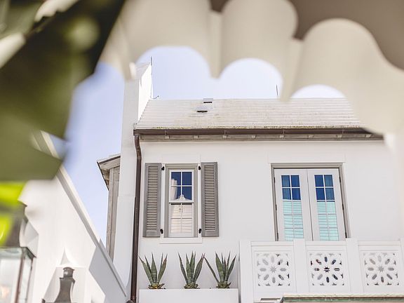 4th image of 45 La Garza Ct