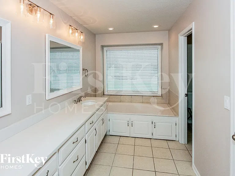 15541 Pine Rdg — Photo 9
